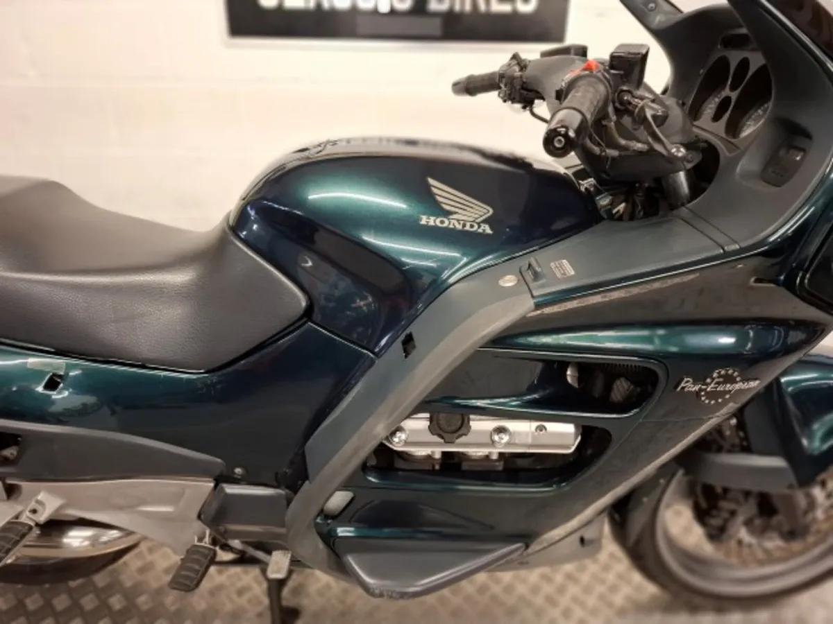 Honda Pan European st1100 1998 - Image 4