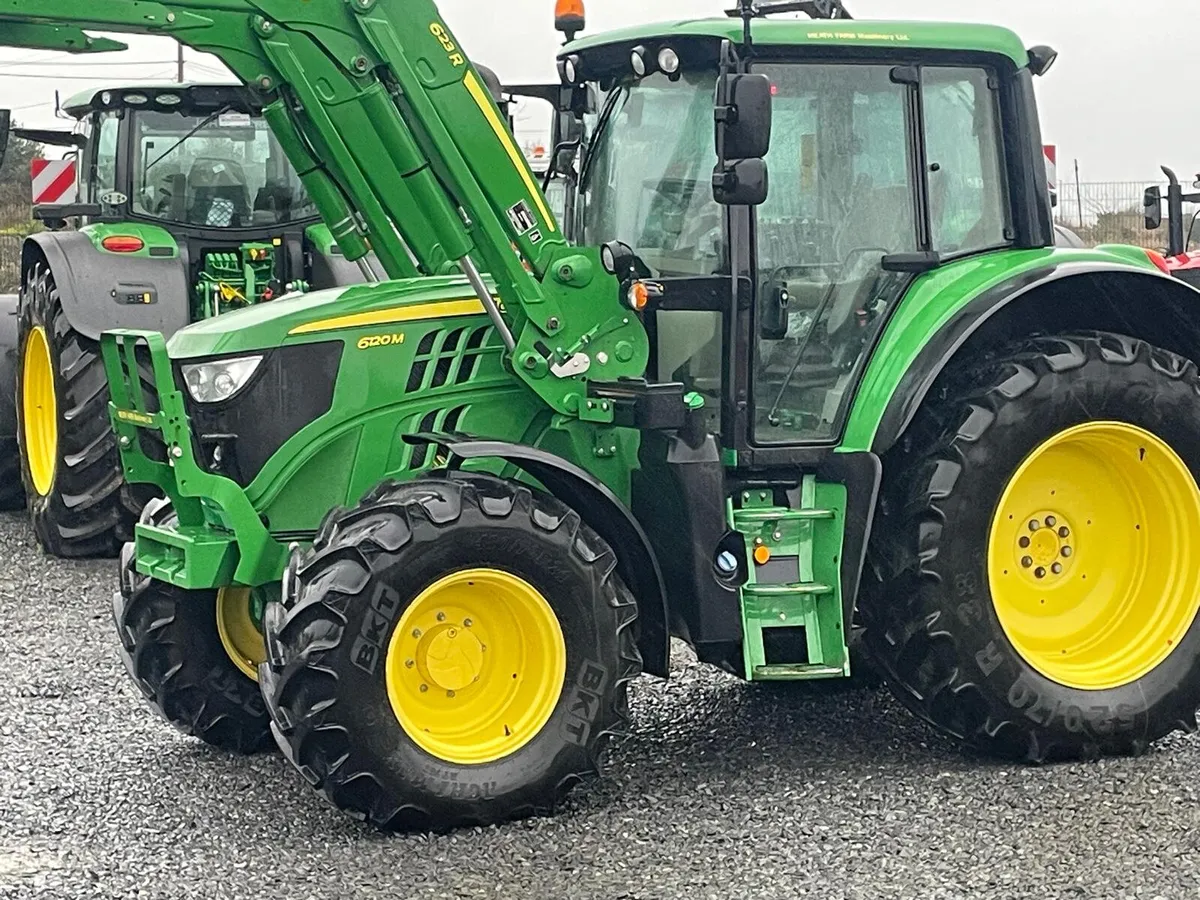 2019 John Deere 6120M - Image 1