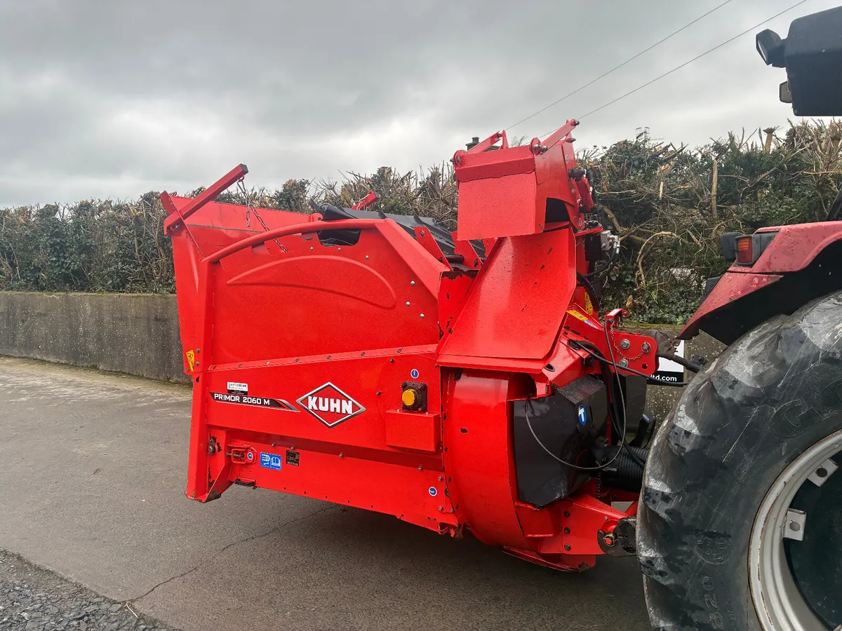 Kuhn Primor 2060H Straw Chopper - Image 1