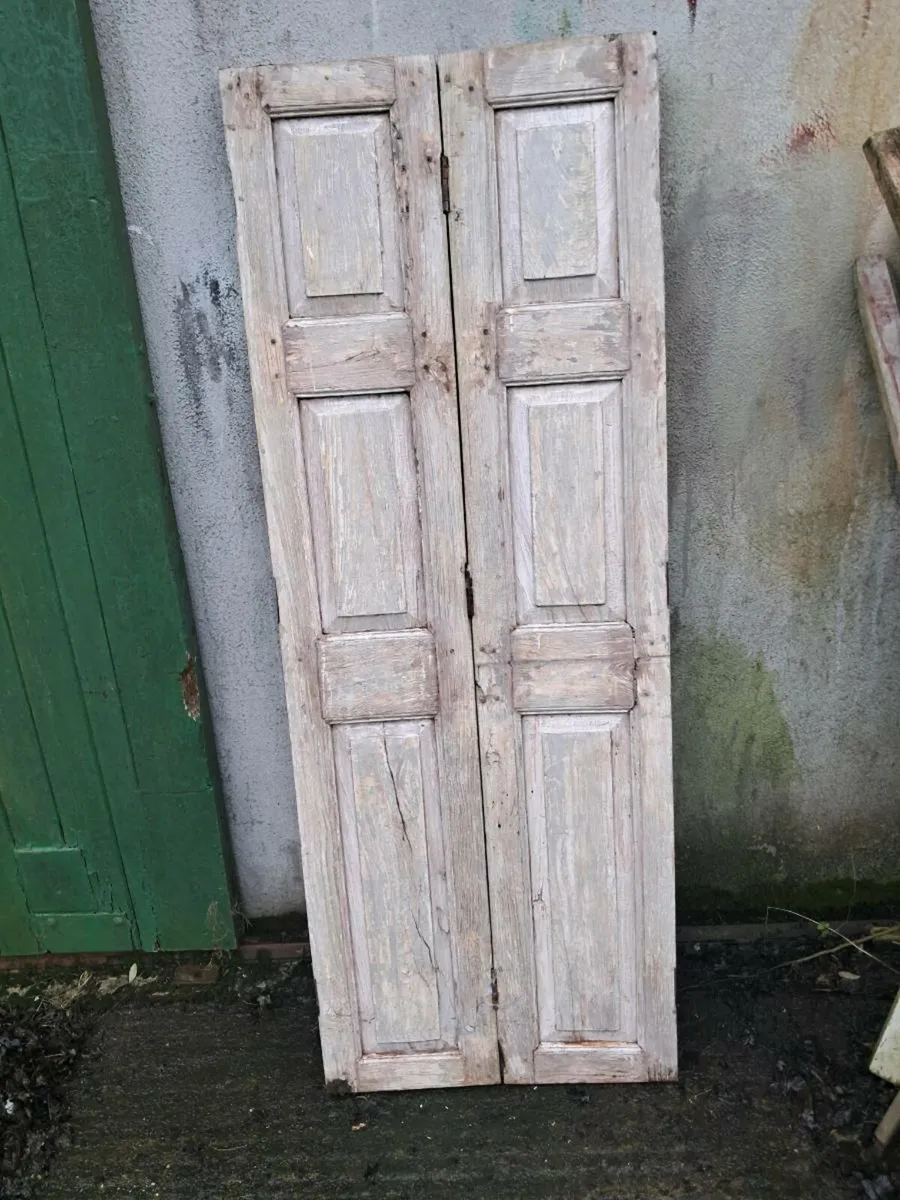 2 heavy rustic swing panels doors. - Image 1