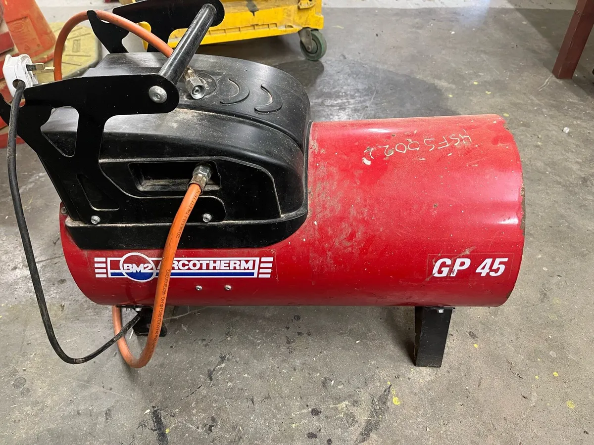 Gas space heater - Image 1