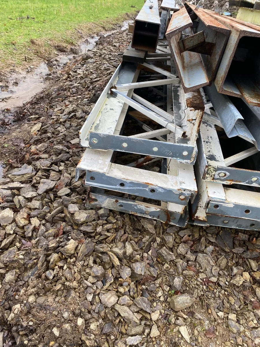 Steel beams trusses - Image 1