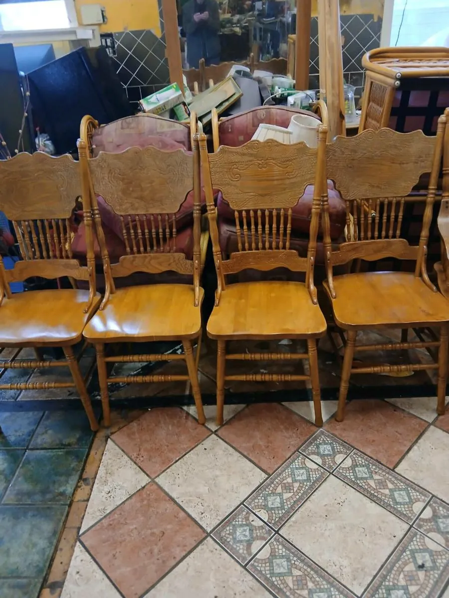 Oak Table  and Chairs - Image 4