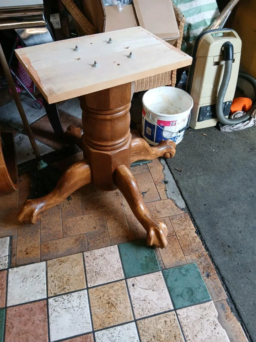 Oak Table  and Chairs - Image 3