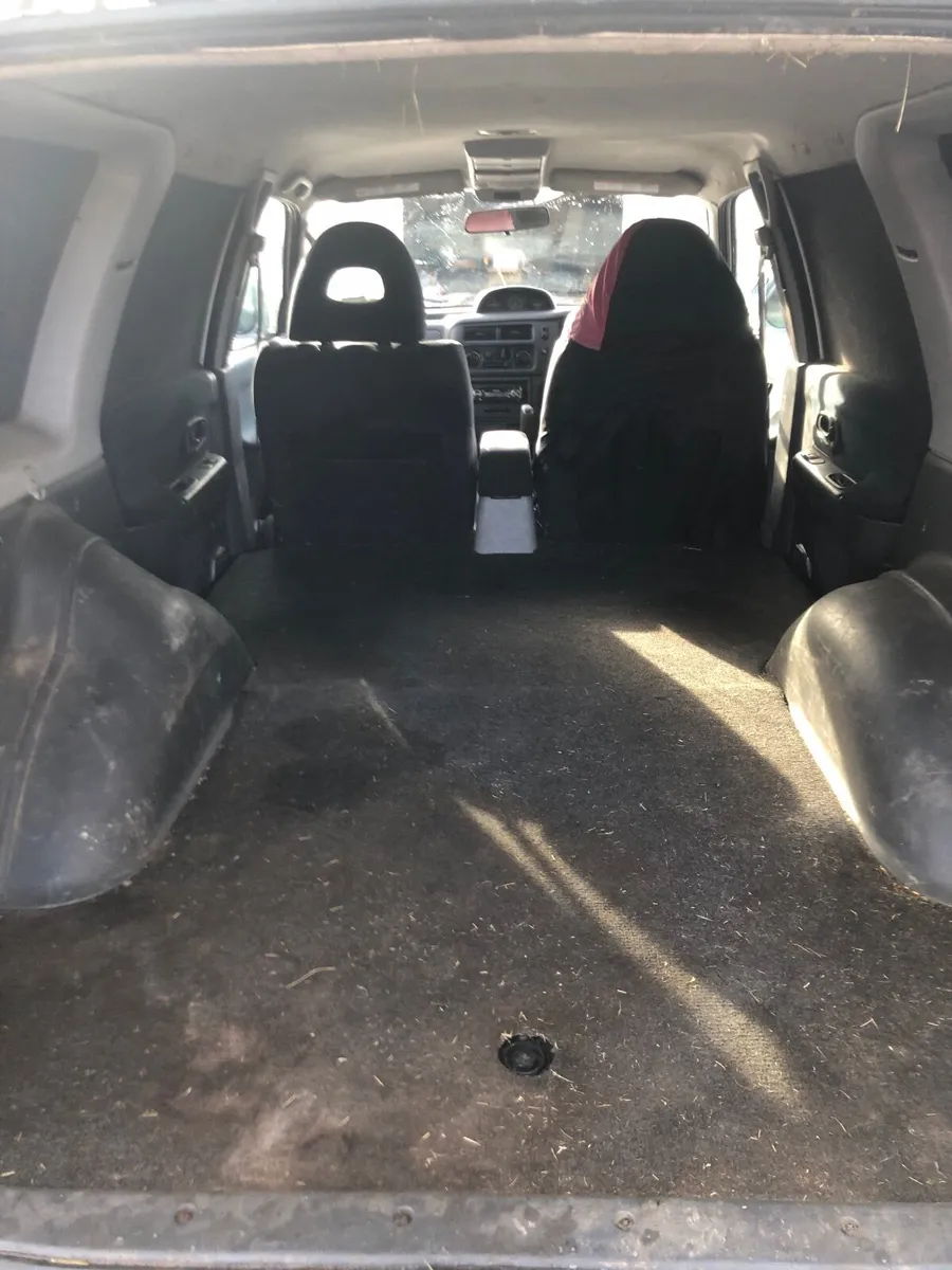 Mitsubishi Pajero 2004 - Image 2