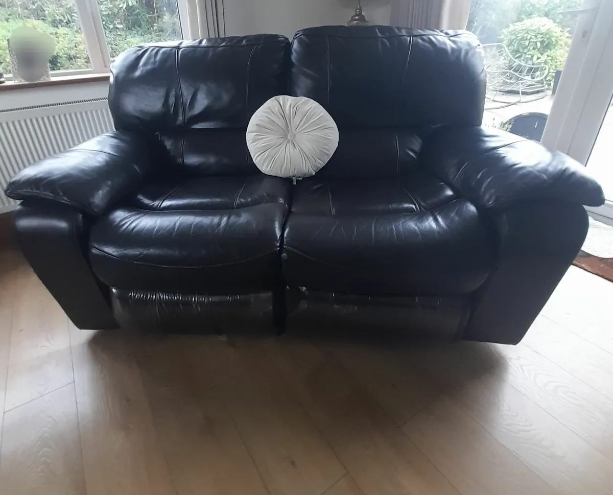 Leather Suite of furniture - Image 3