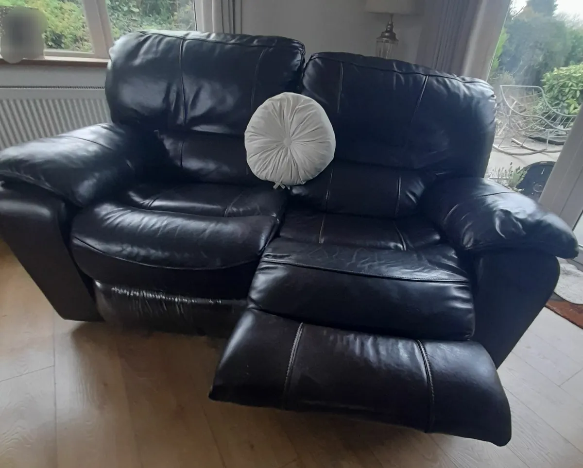 Leather Suite of furniture - Image 4