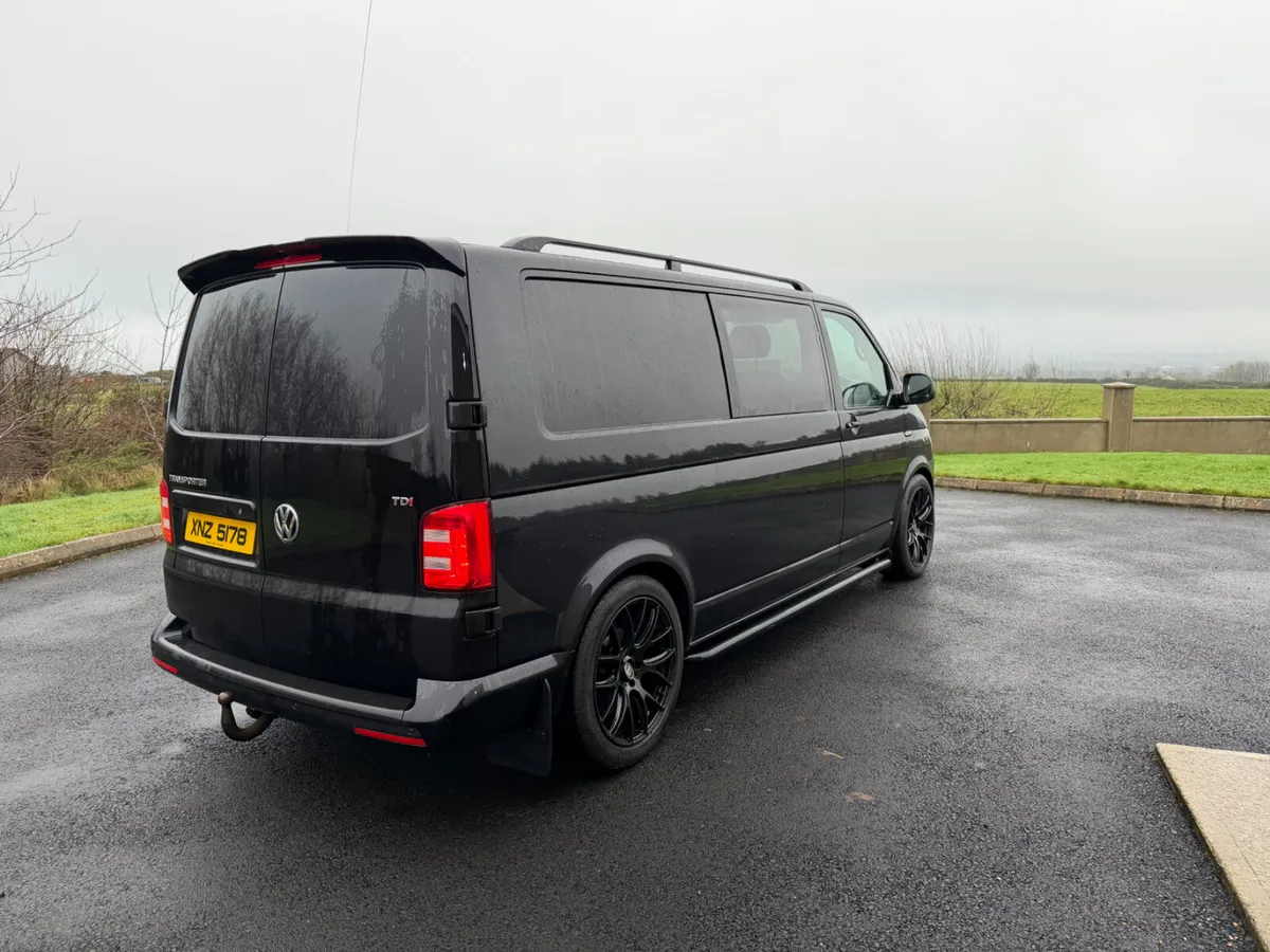 Volkswagen Transporter crew cab - Image 4