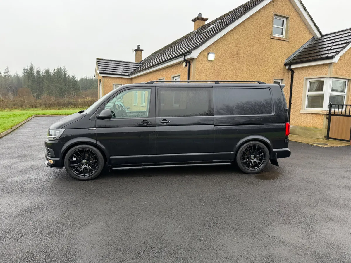 Volkswagen Transporter crew cab - Image 2