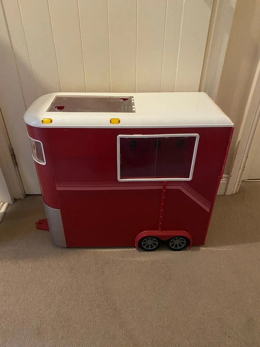 Our generation horse box - Image 2