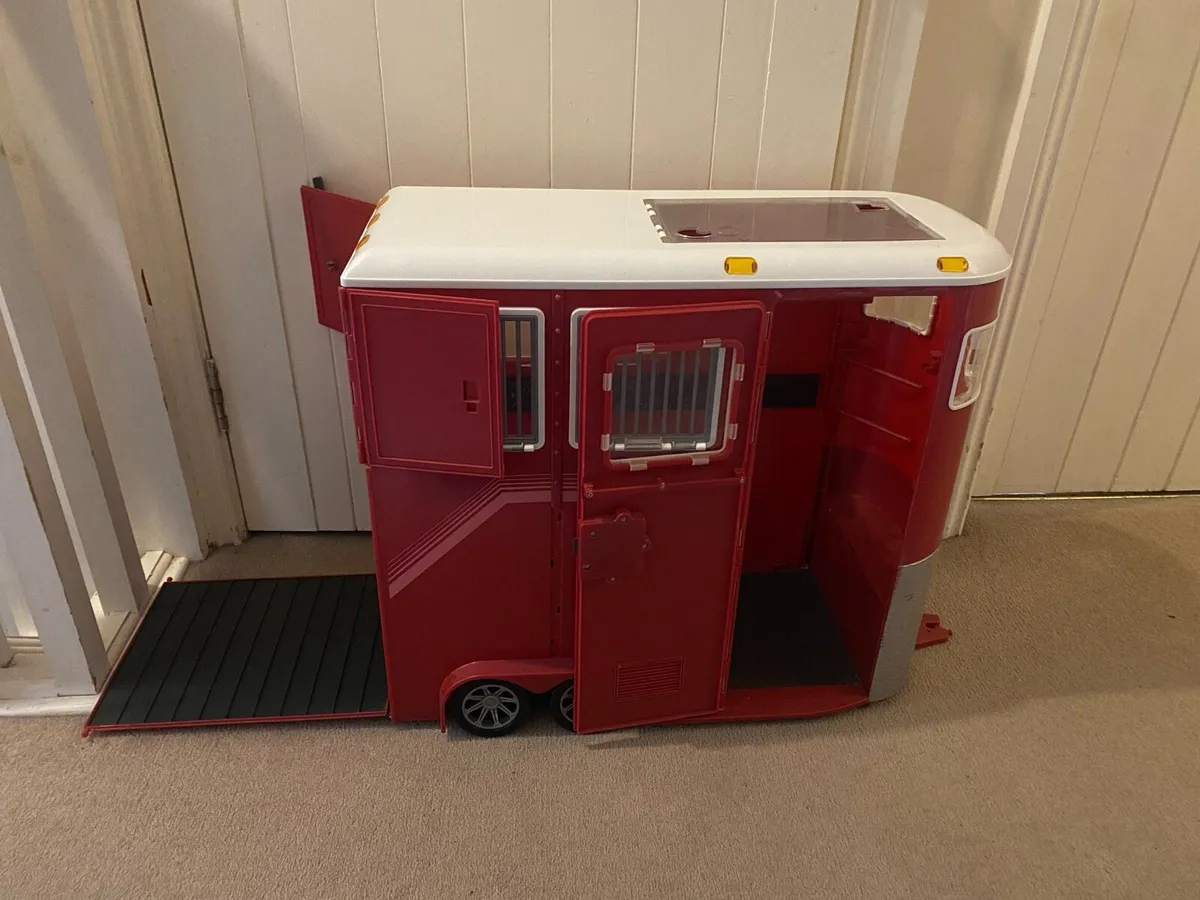 Our generation horse box - Image 3