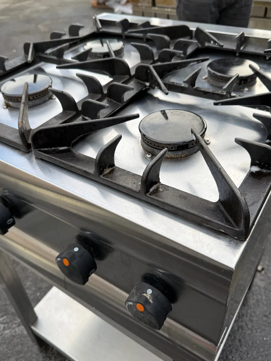 •	commercial gas cooker - Image 1