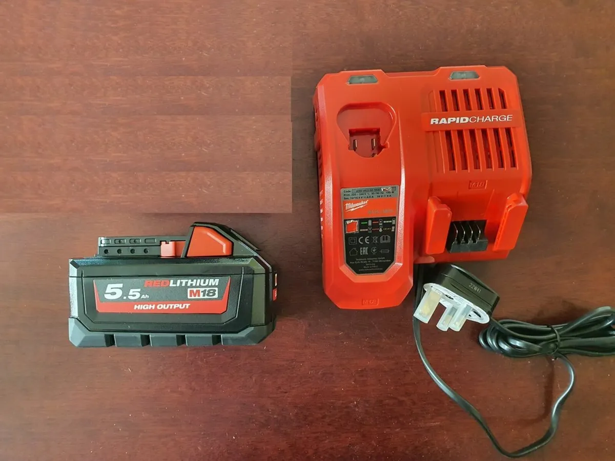 Milwaukee 5.5Ah Battery + Rapid Charger - Image 1