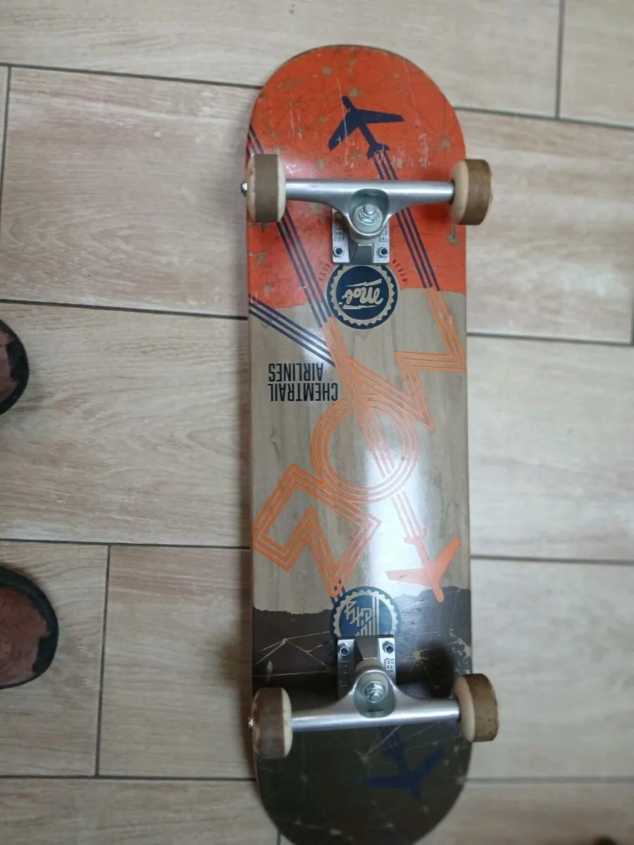 Skateboard - Image 3