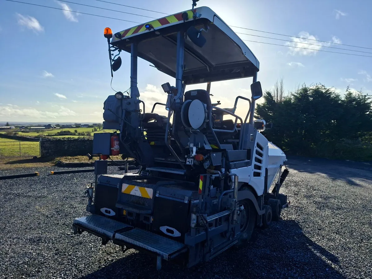 2017 Vogele Paver - Image 2