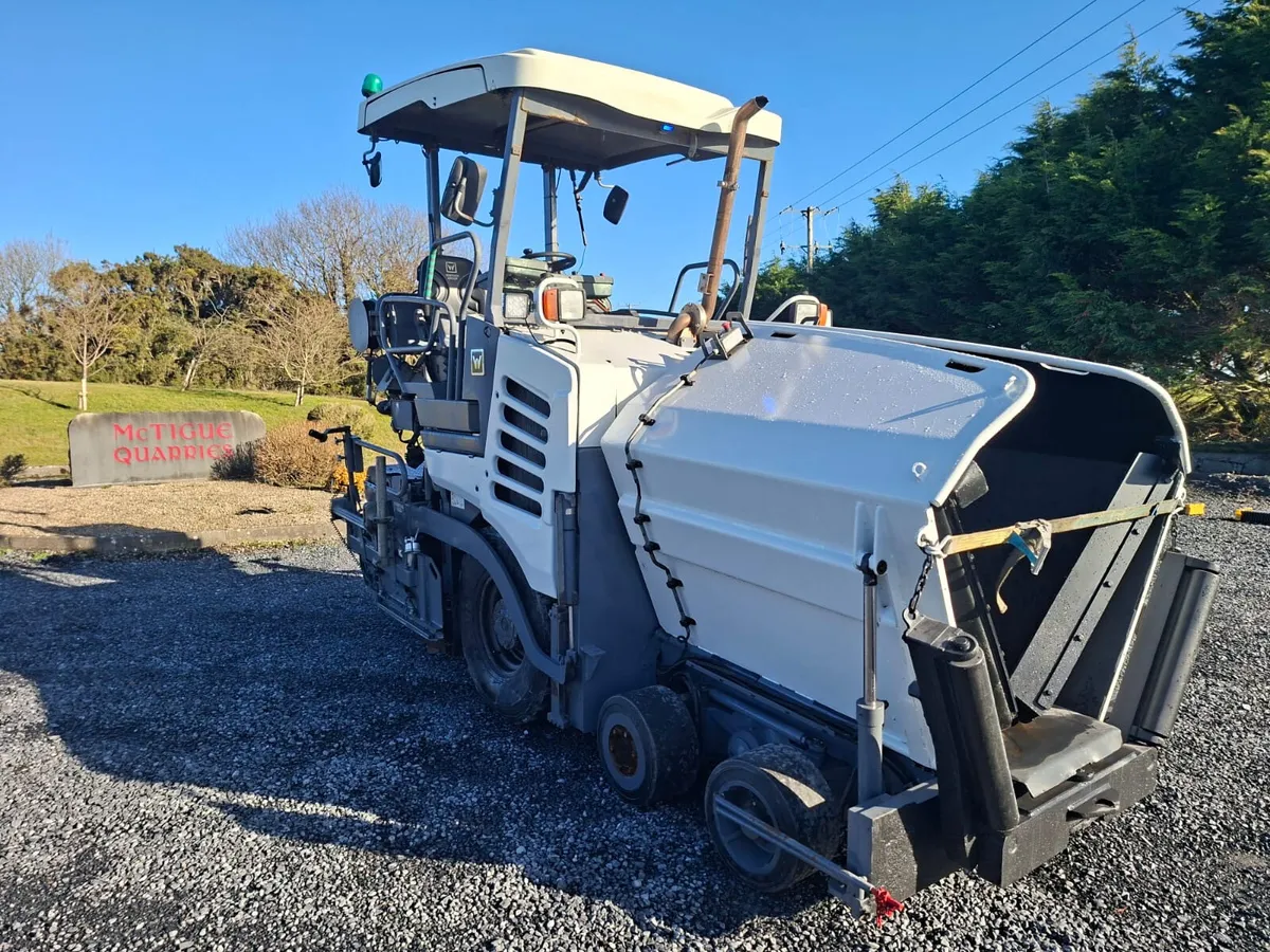 2017 Vogele Paver - Image 1