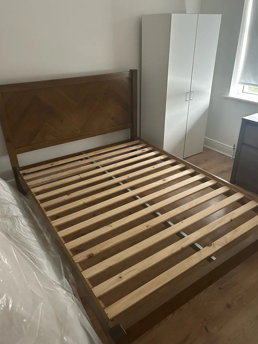 Kingsize soild  wood frame bed - Image 1