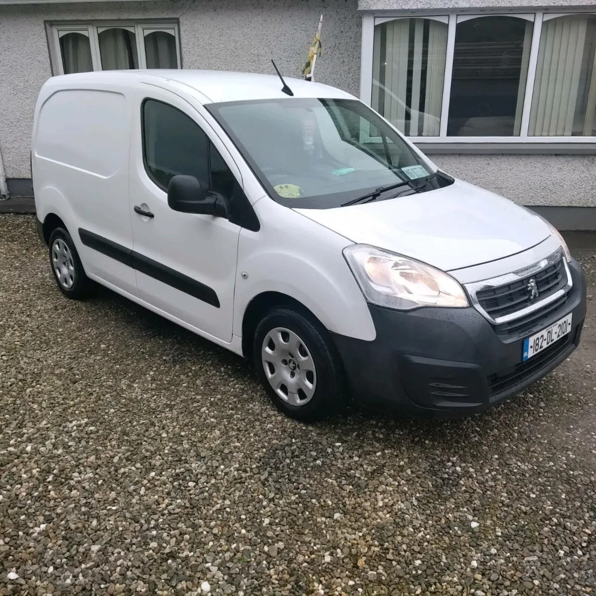 Peugeot partner 182 - Image 1