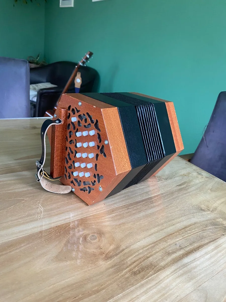 Concertina - Image 1