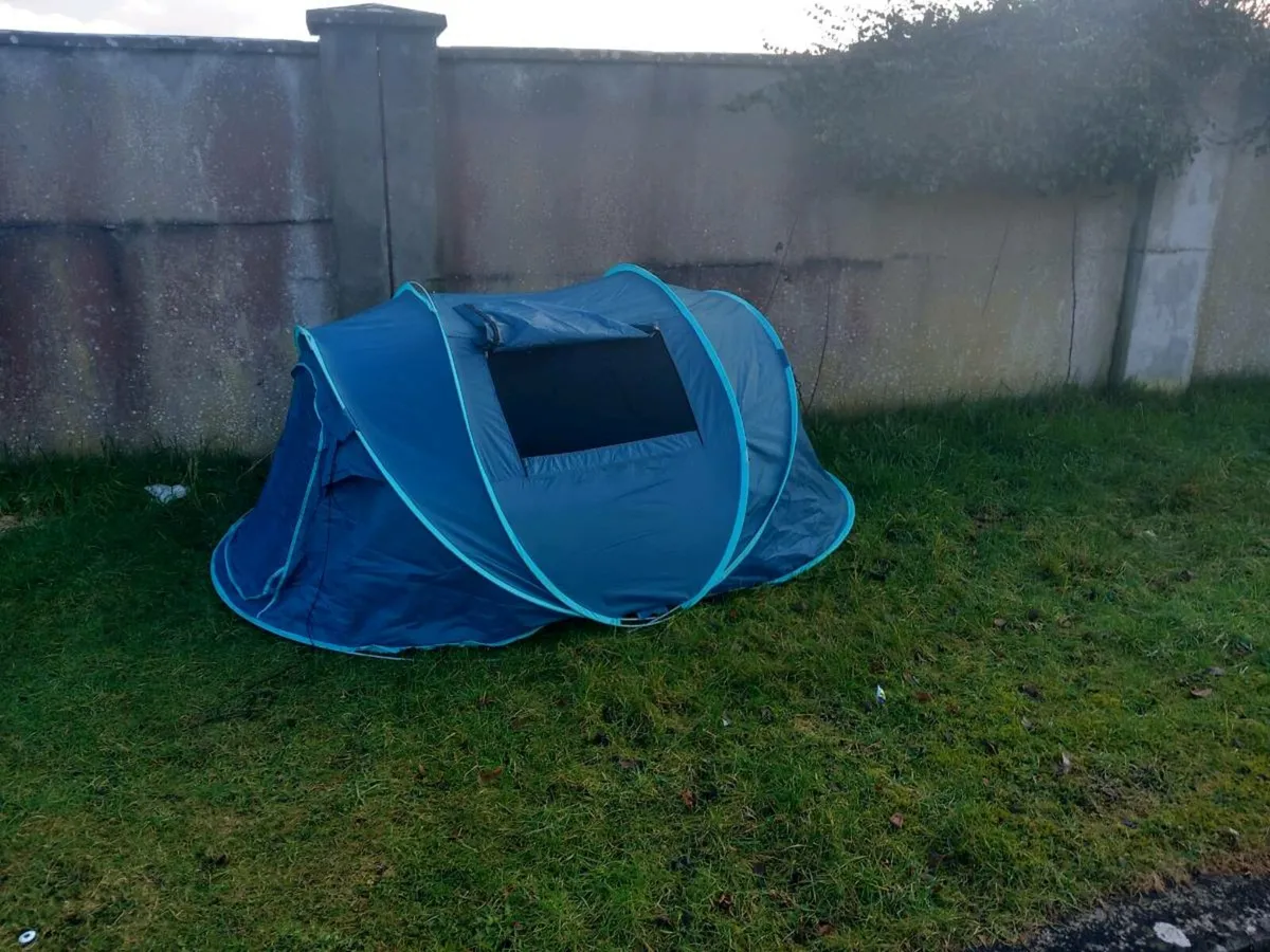 Camping tent - Image 1