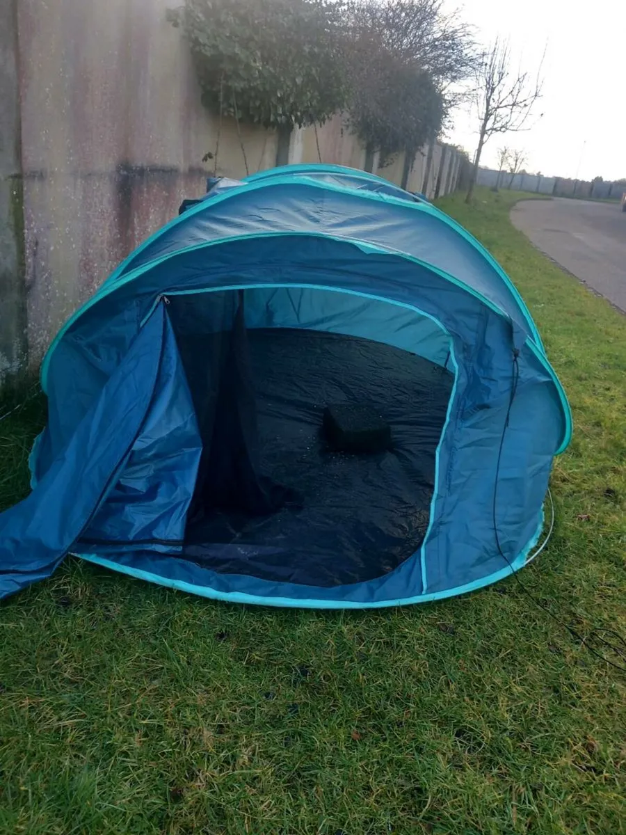 Camping tent - Image 2