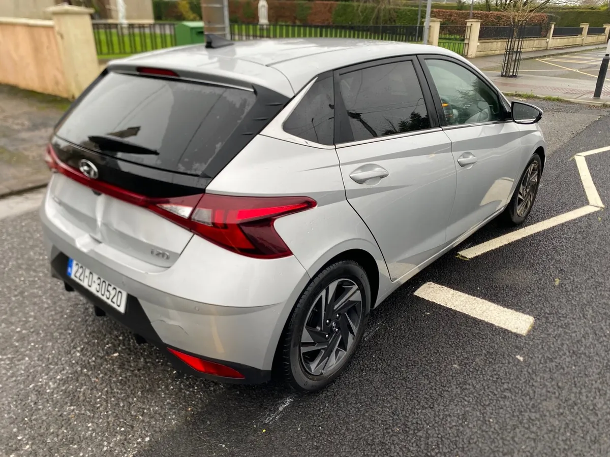 2021 Hyundai i20 light damage - Image 2