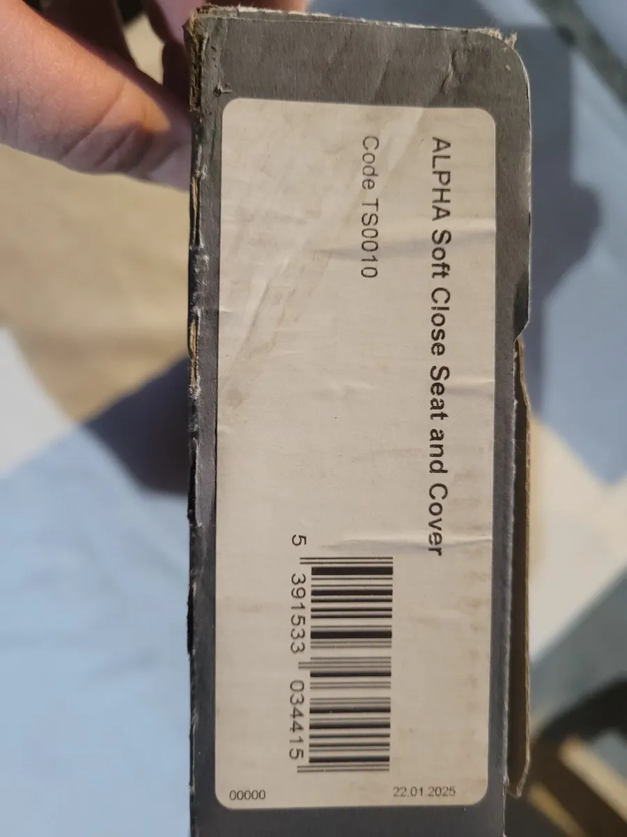 Toilet seats - Image 1