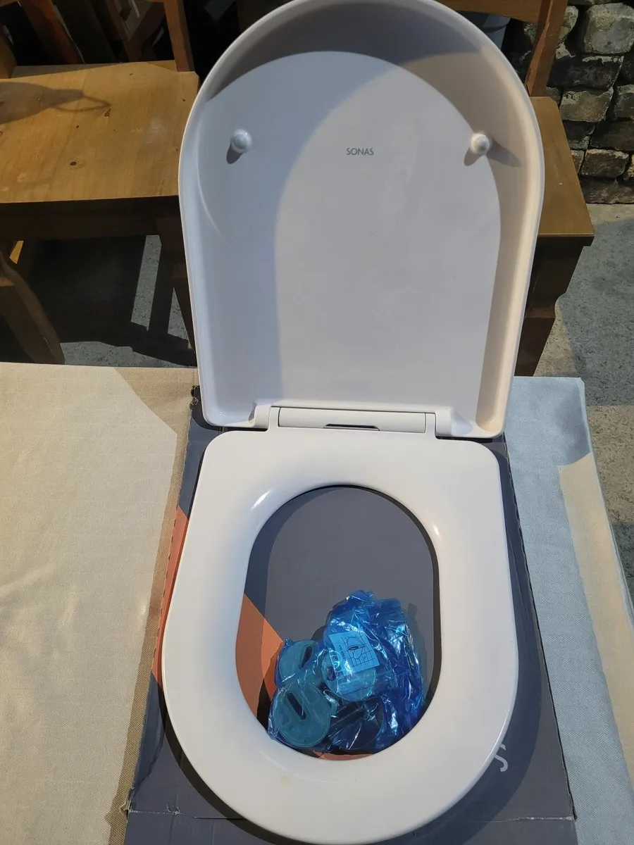 Toilet seats - Image 2