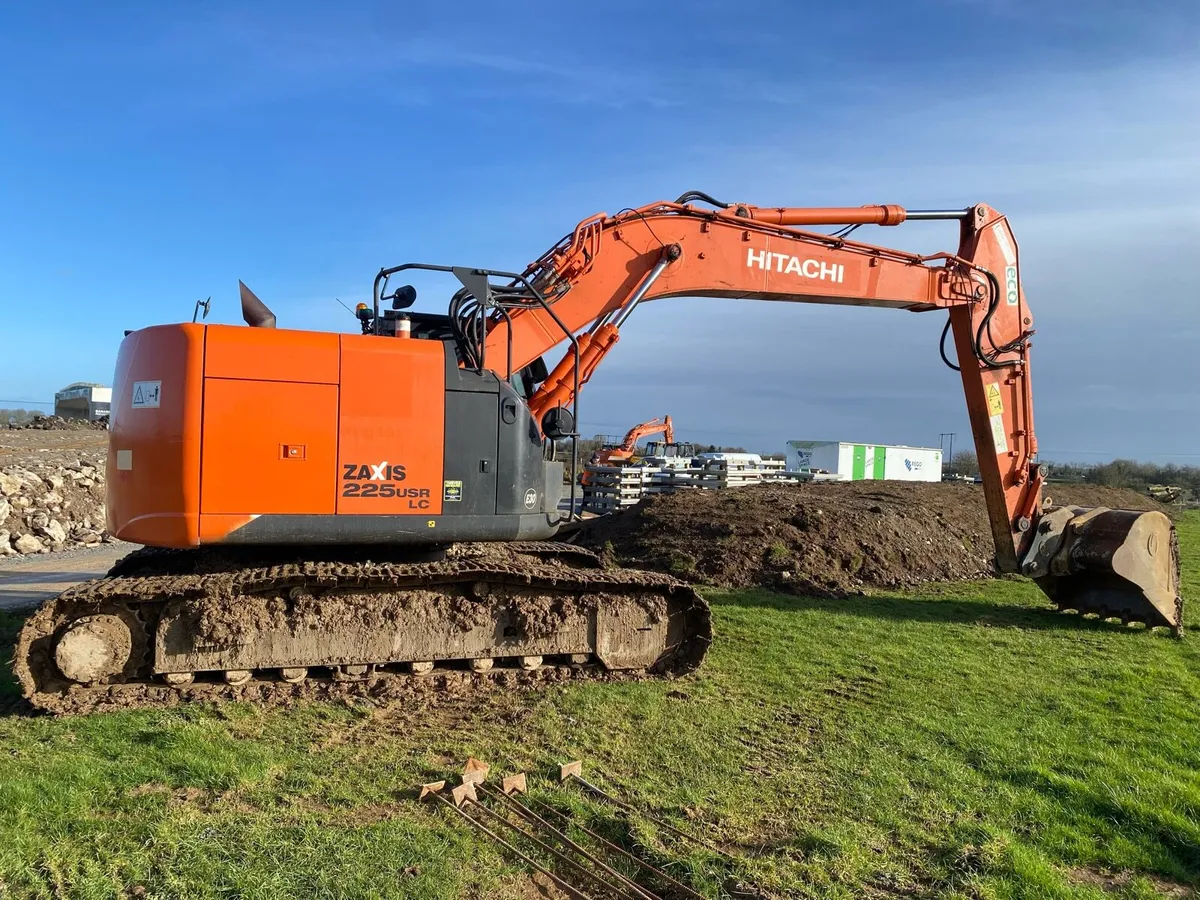 Hitachi 225 -5b - Image 2