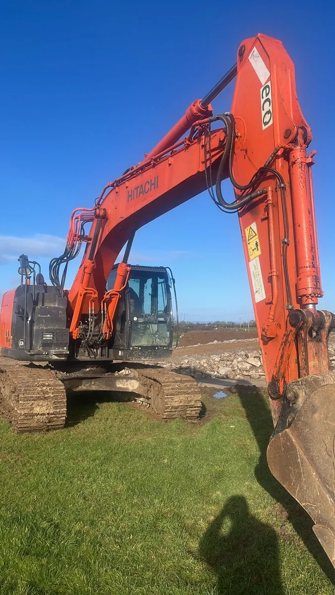 Hitachi 225 -5b - Image 3