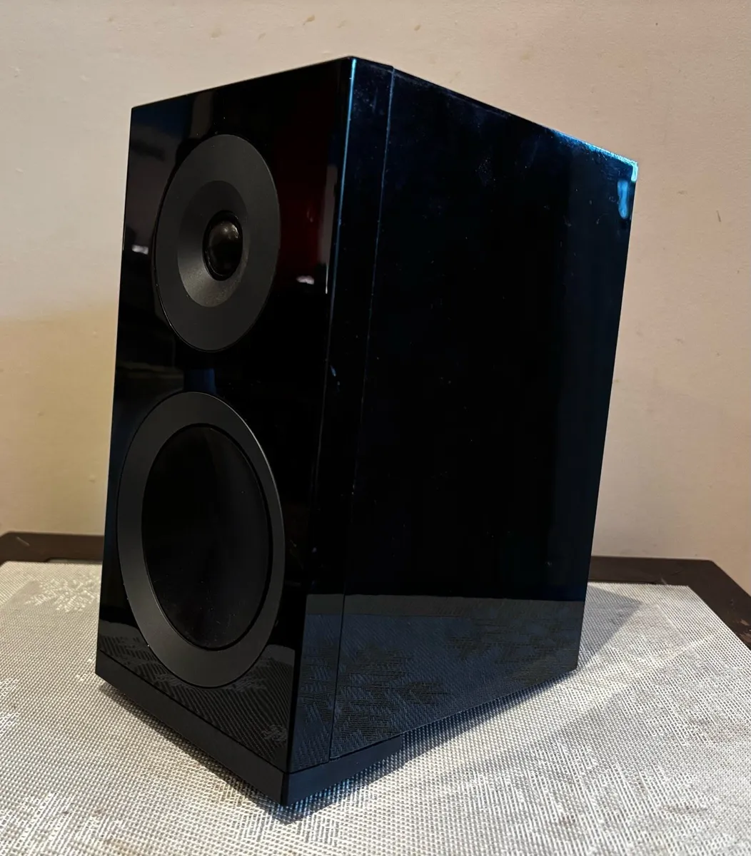 Lg xas146 f spekers and remote - Image 2