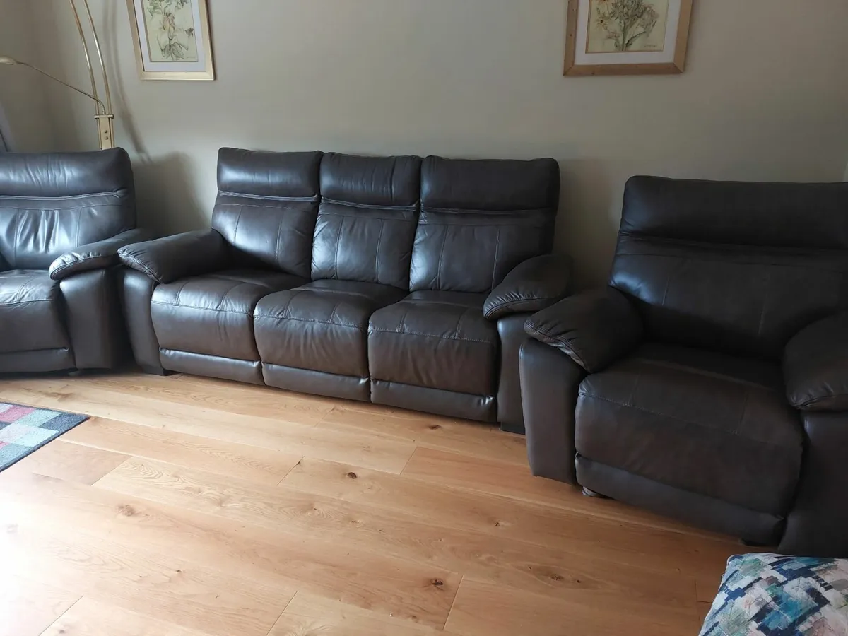 3 Piece leather suite