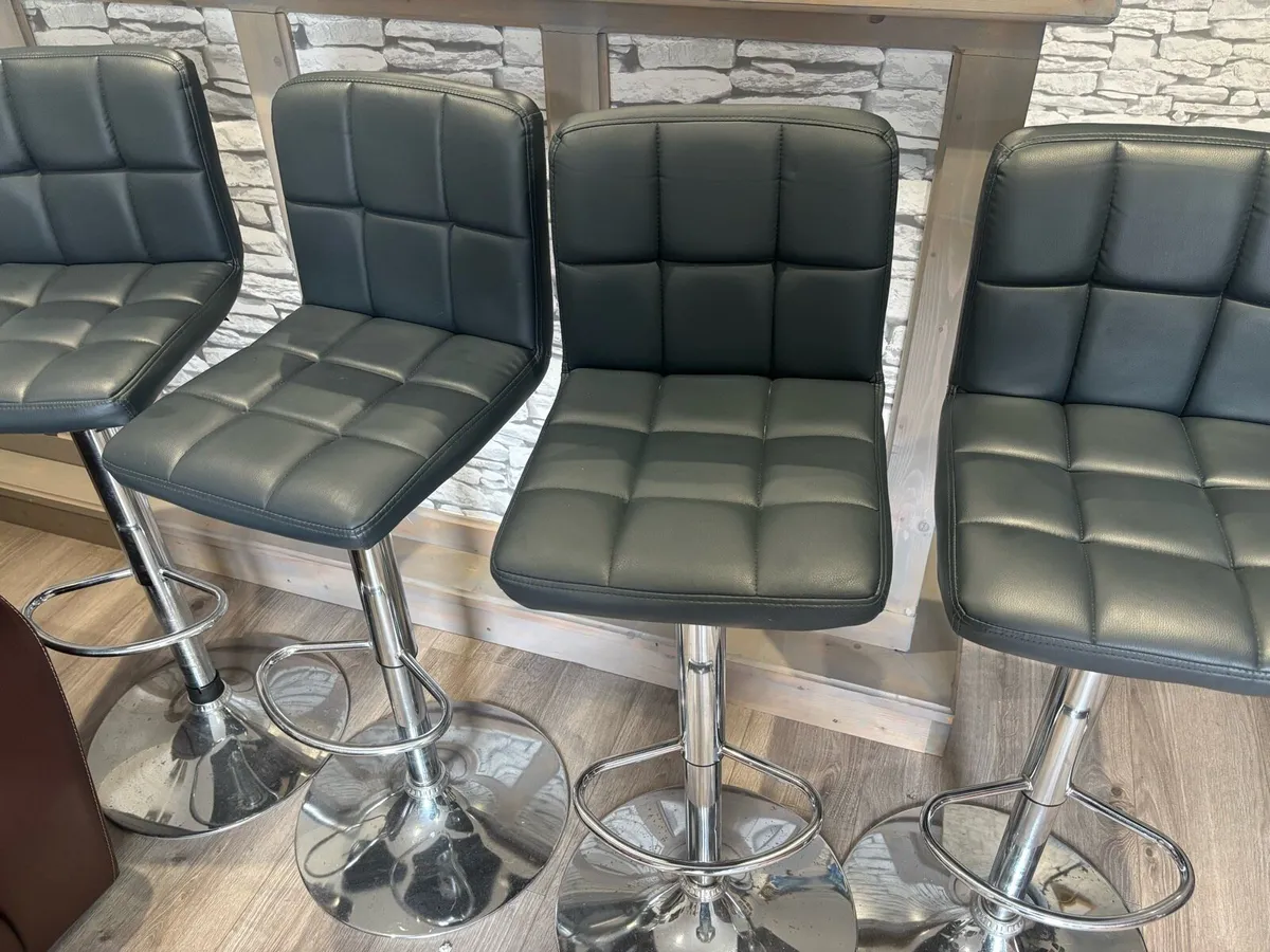 Bar stools - Image 1