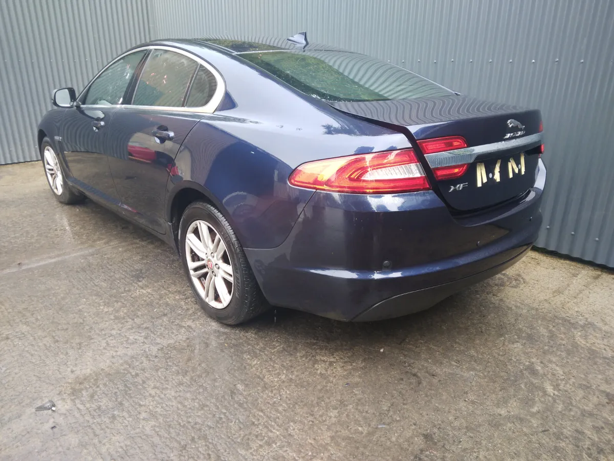 2015 Jaguar XF For Breaking/Dismantling - Image 3