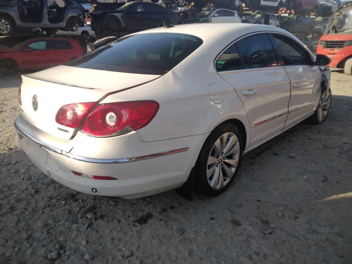 2011 Volkswagen Passat CC For Breaking/Dismantling - Image 4