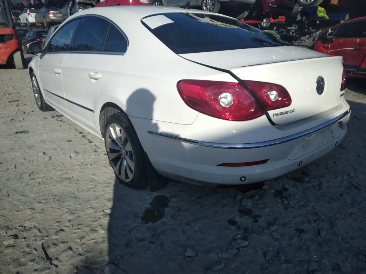 2011 Volkswagen Passat CC For Breaking/Dismantling - Image 3