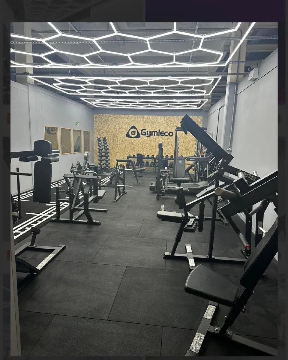 LED HEX TUFF LITE 50% OFF ALL SETS GYM GARAGE SHOP - Image 1