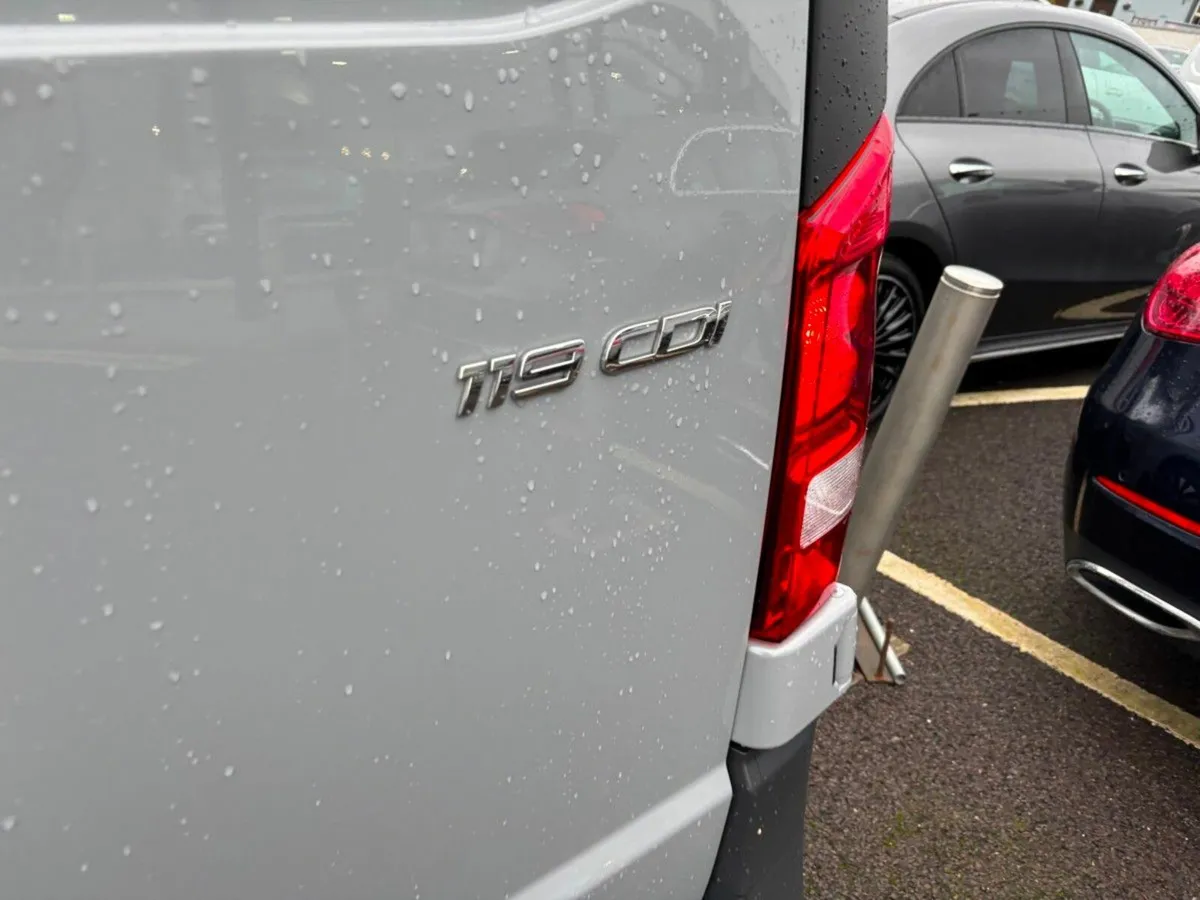 Mercedes-Benz Vito 119LWB PRO Automatic - Image 4