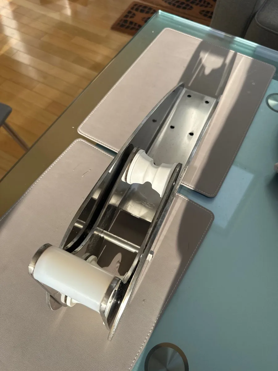 New Bari Bow Roller Stainless 490mm - Image 3