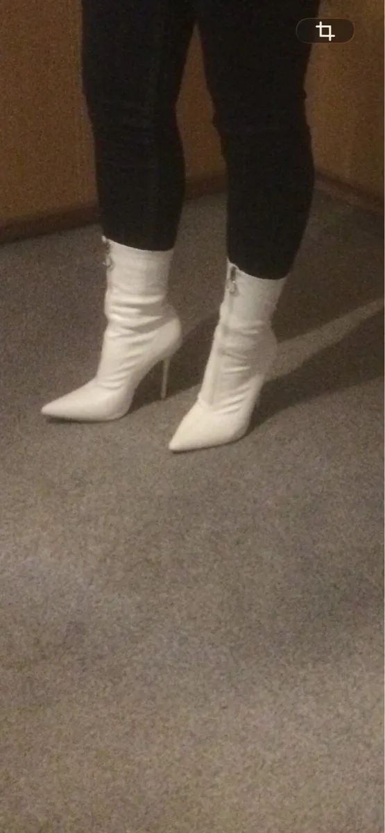 Used white ankle boots - Image 2