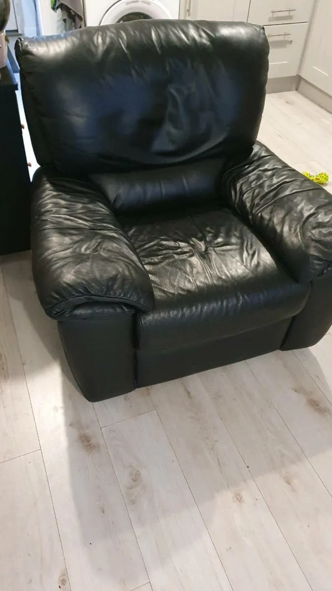 Recliner chair - Image 1