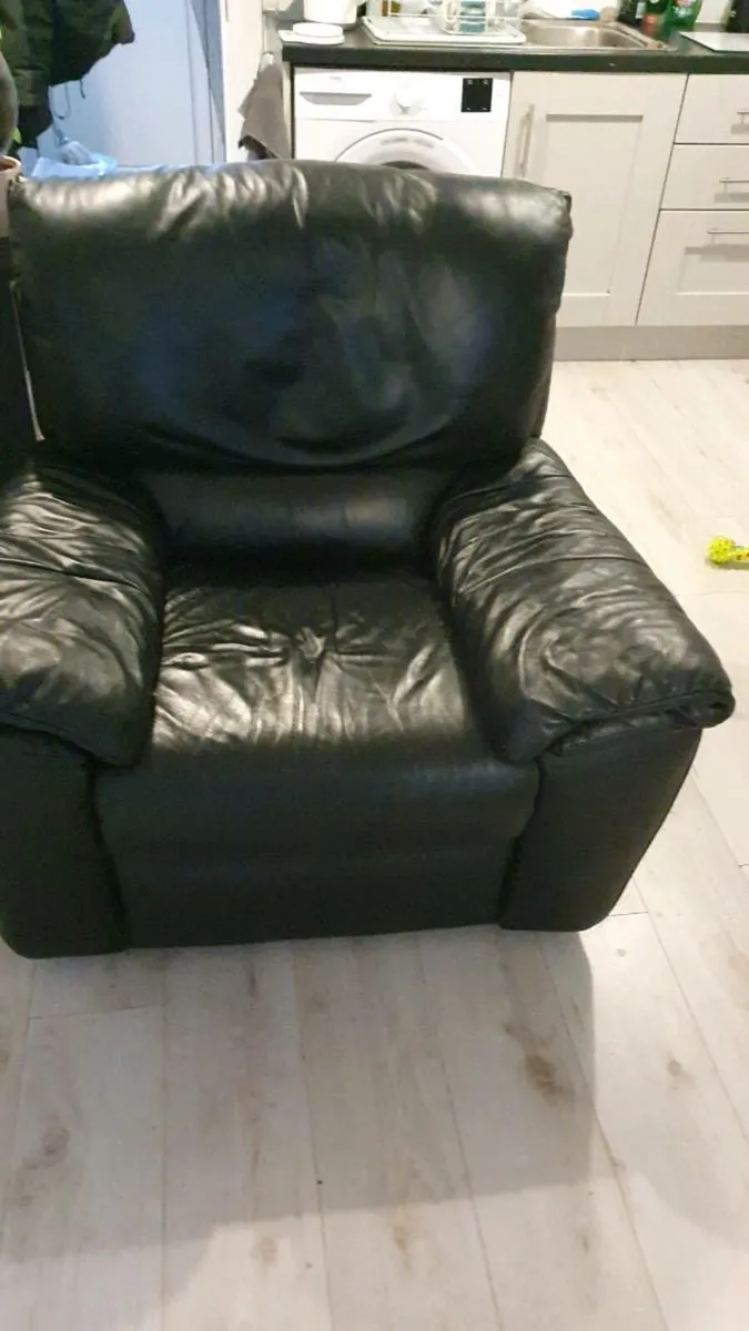 Recliner chair - Image 2