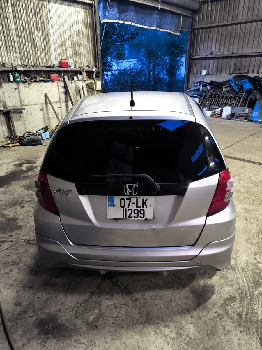 Honda fit 2007 for parts - Image 2