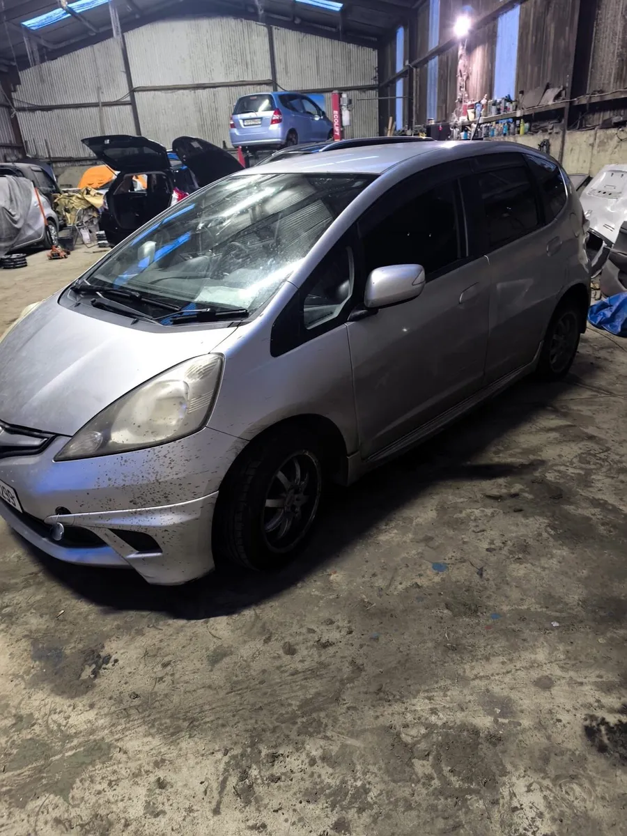 Honda fit 2007 for parts - Image 3