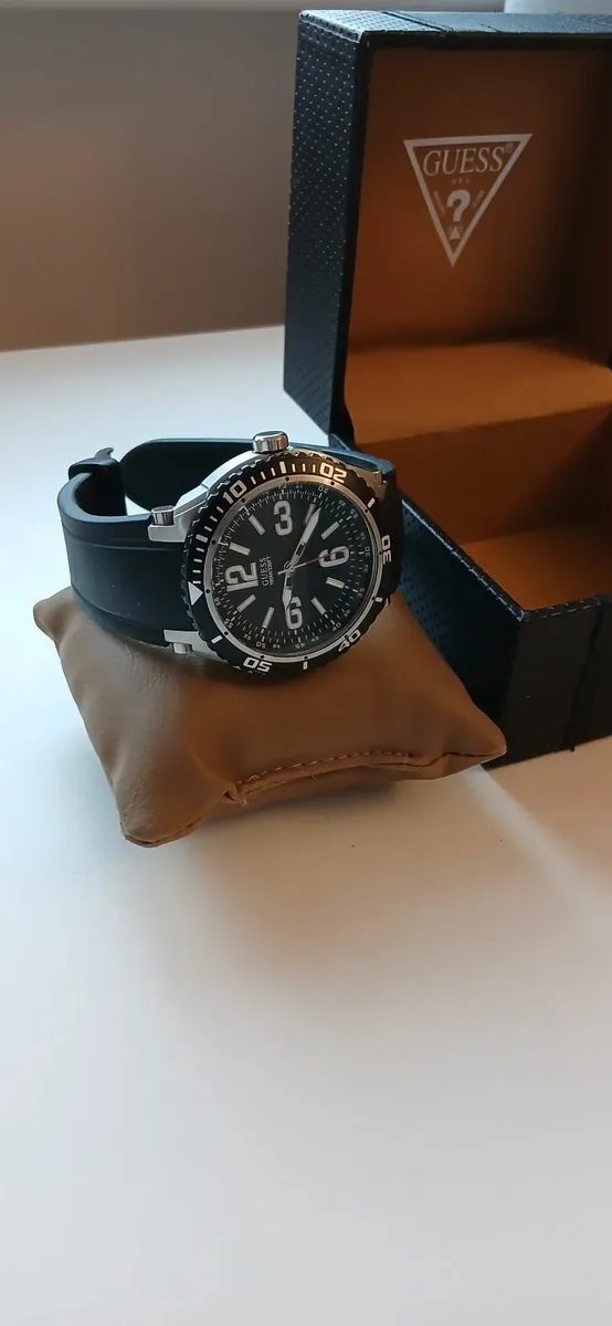 Men watch - Image 2