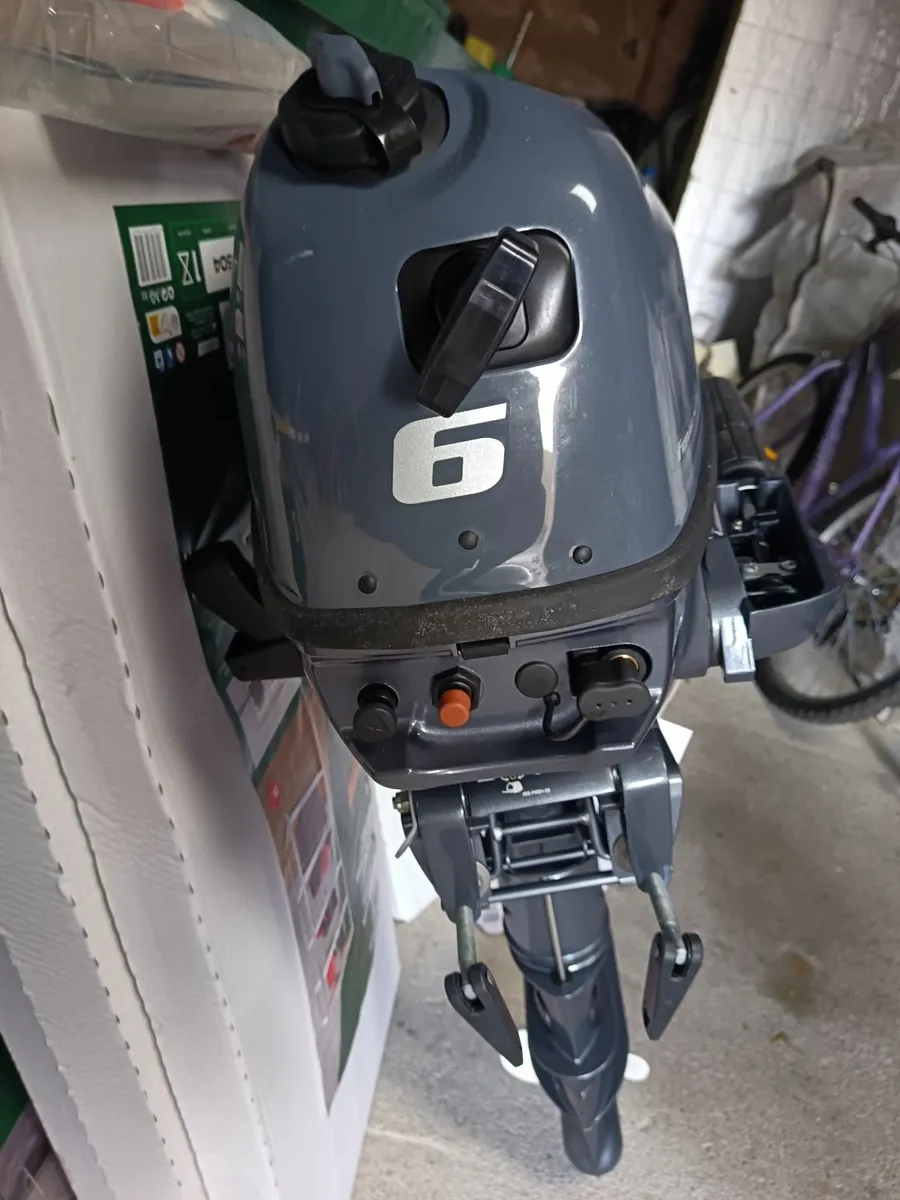 Boat engine - Image 2