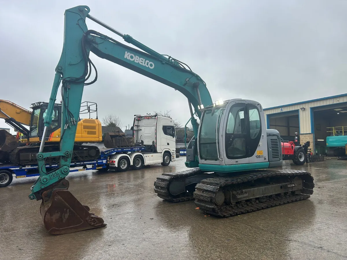 2006 Kobelco SK135 ( Rotational Piping ) - MULLANS - Image 3