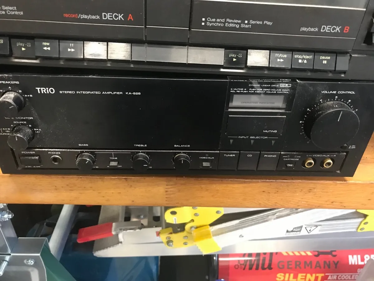 Amplifier, speakers, turntable - Image 2