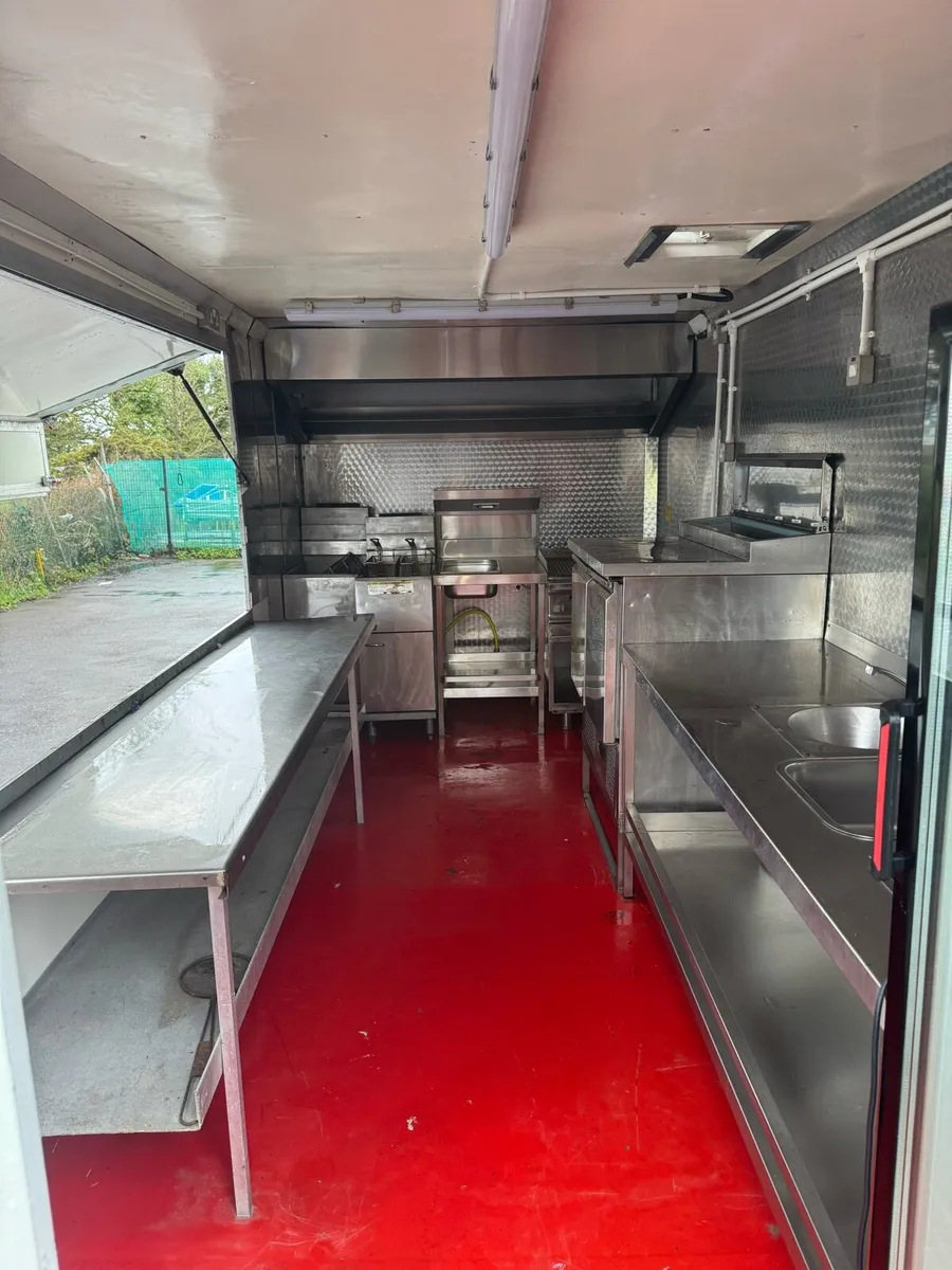 Catering trailer - Image 2