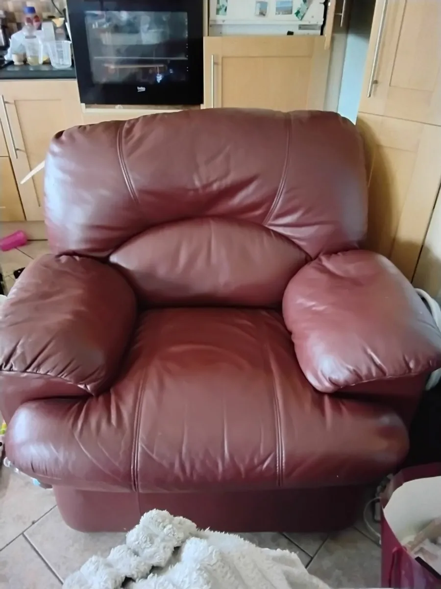 Leather chair great condition - Image 2